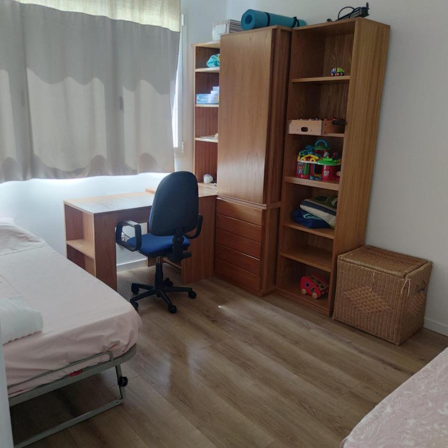 Apartment Close To The Beach With Free Parking Badalona Exterior foto