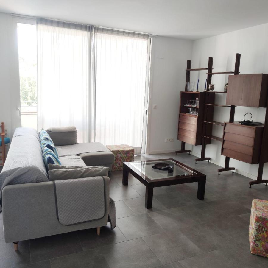 Apartment Close To The Beach With Free Parking Badalona Exterior foto